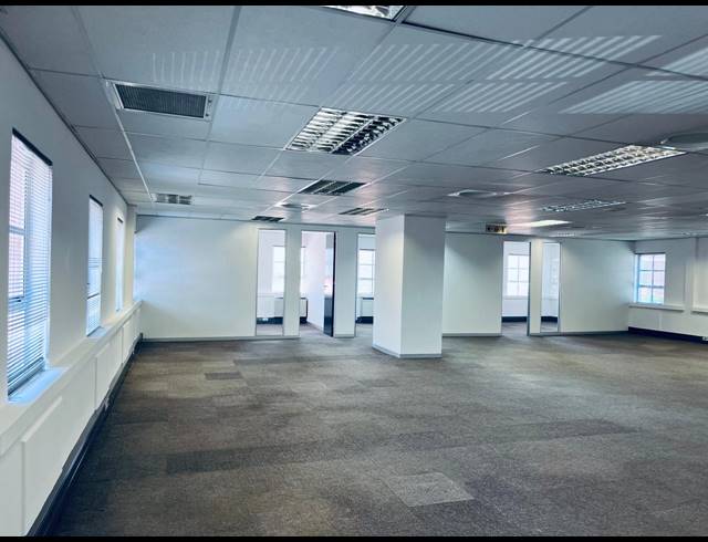412M² OFFICE TO LET IN FOURWAYS